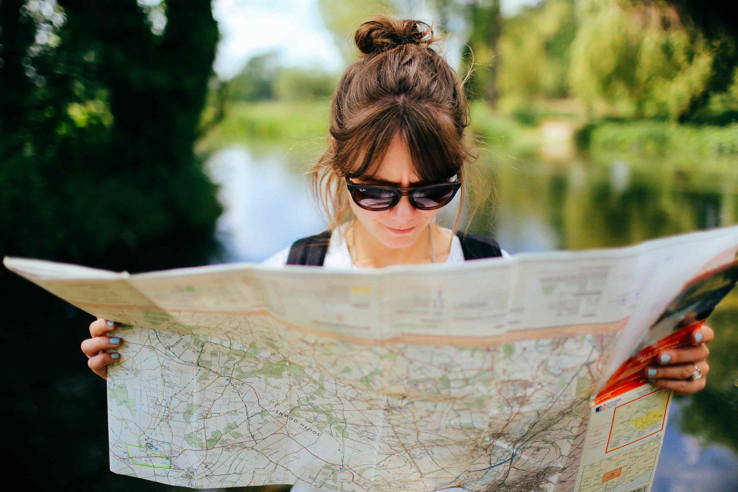 Com saber orientar-se amb un mapa per a fer una ruta